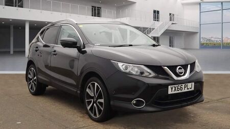 NISSAN QASHQAI 1.2 DIG-T Tekna XTRON 2WD Euro 6 (s/s) 5dr