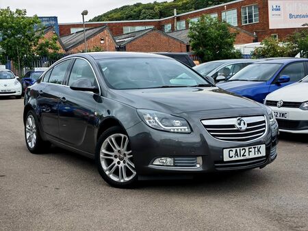 VAUXHALL INSIGNIA 1.8 16V Exclusiv Euro 5 5dr